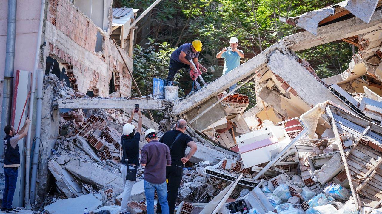 DEPREMDE YIKILMIŞ BETONARMA BİR BİNADAN BETON KAROT NUMUNESİ ALINIR MI ?